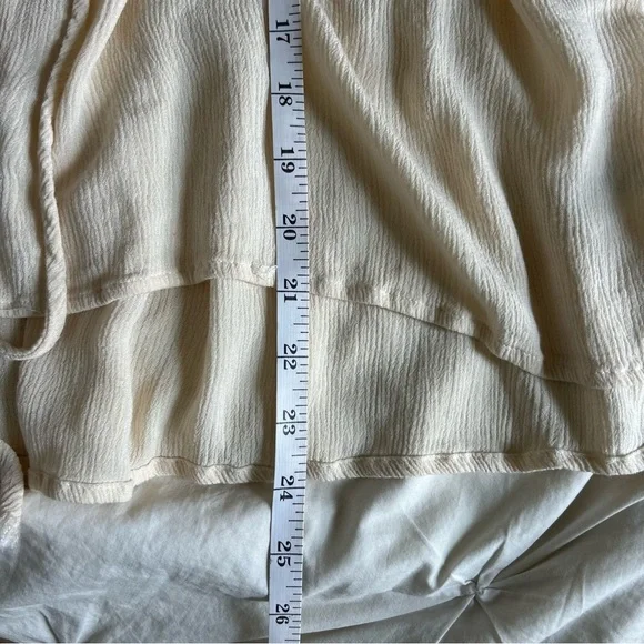 Womens Listicle Large Cream Tie Front Ruffled Blouse - Picture 4 of 6